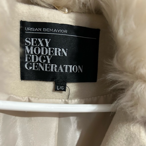 Beautiful crop jacket - Picture 2 of 3